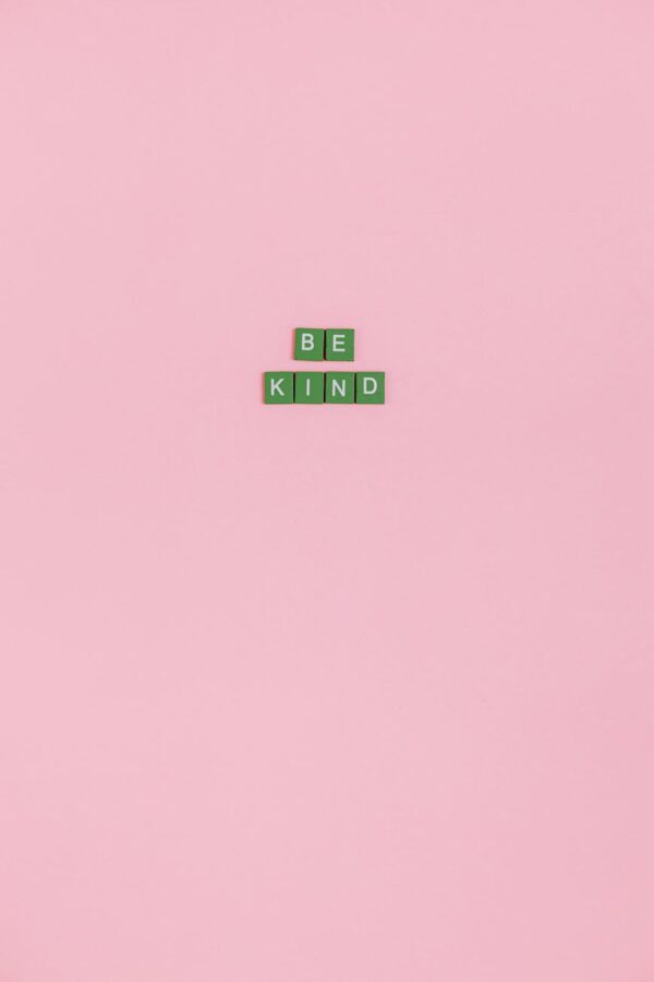 Kodėl geriausi žmonės dažnai lieka nepastebėti: mokslas apie tylųjį gerumą ir jo poveikį visuomenei